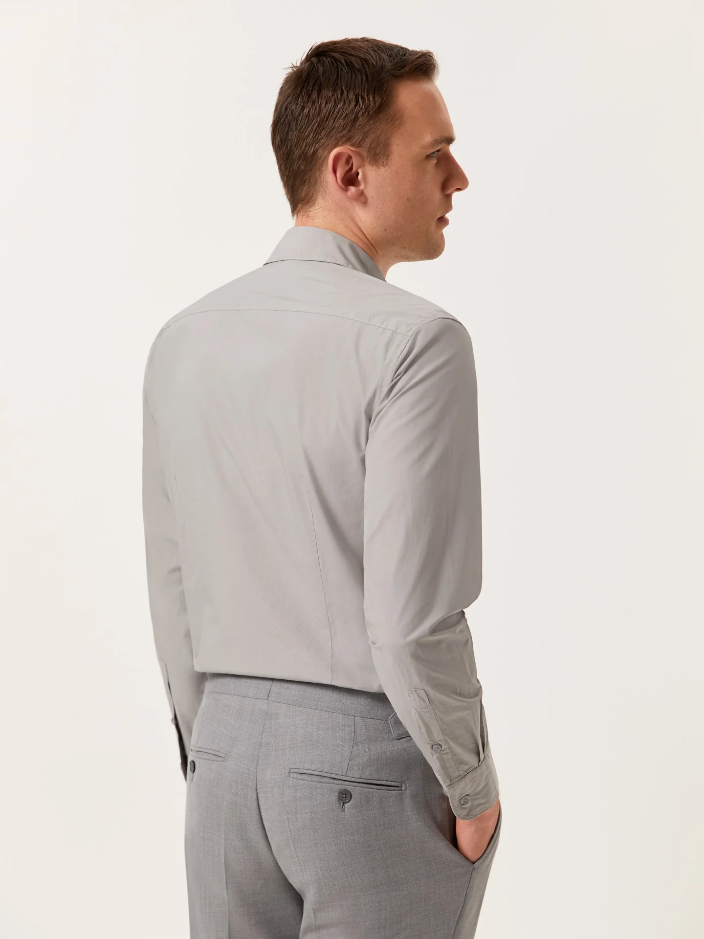 Camisa slim fit em popeline Overdye com colarinho aberto - Image 33