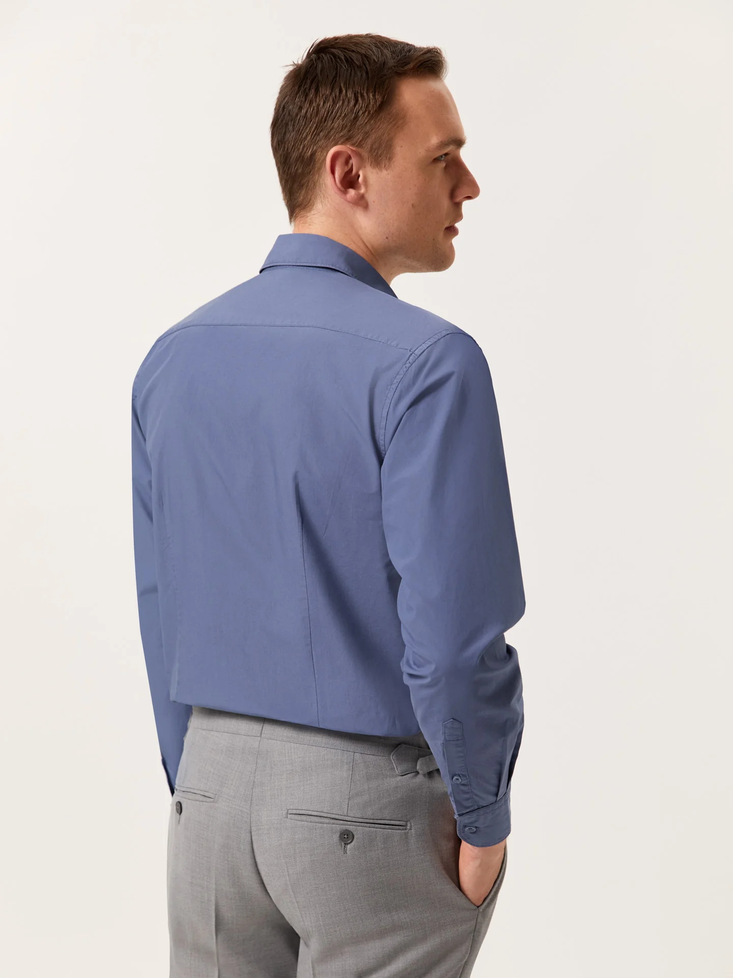 Camisa slim fit em popeline Overdye com colarinho aberto - Image 41