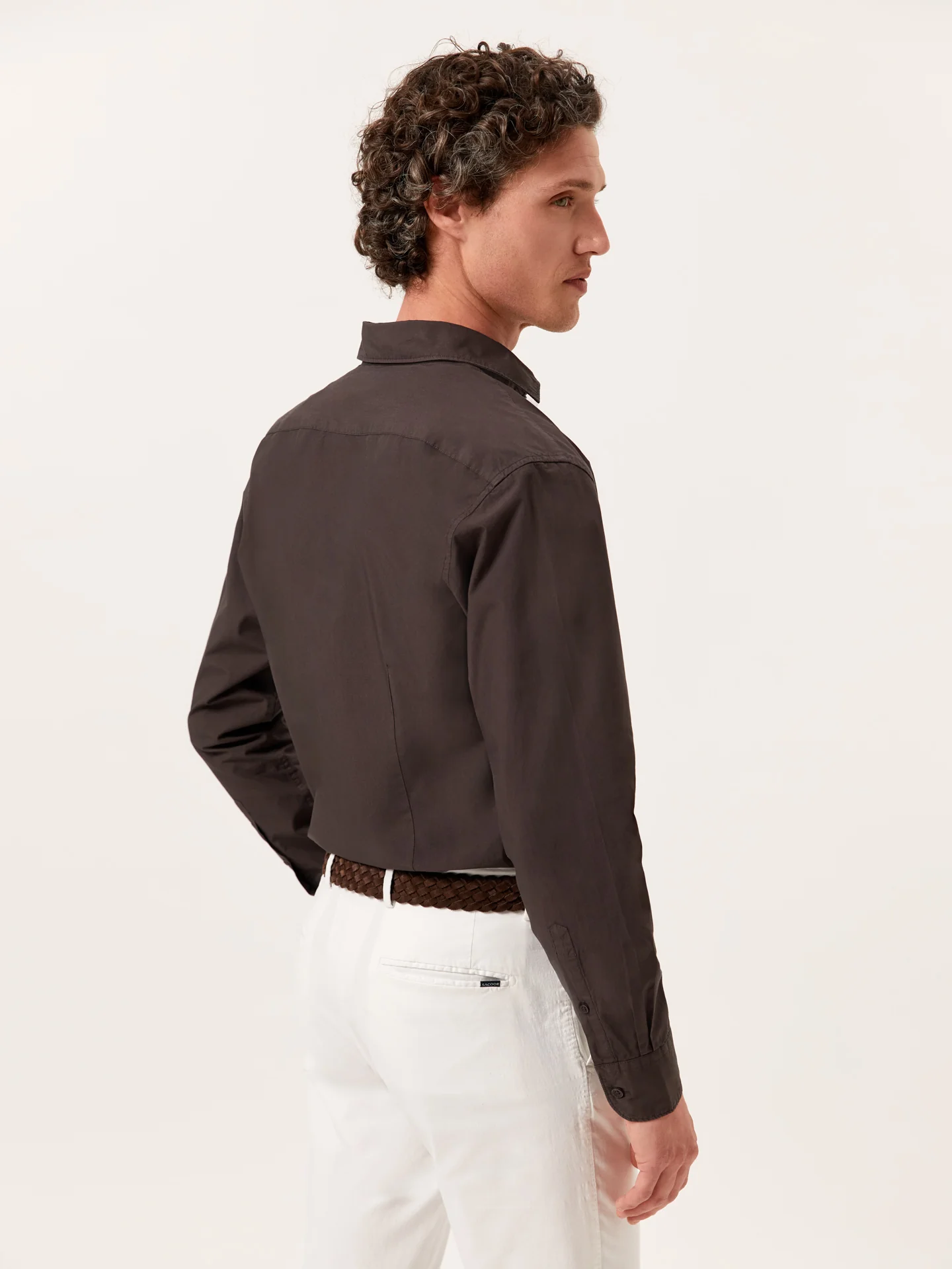 Camisa slim fit em popeline Overdye com colarinho aberto - Image 7