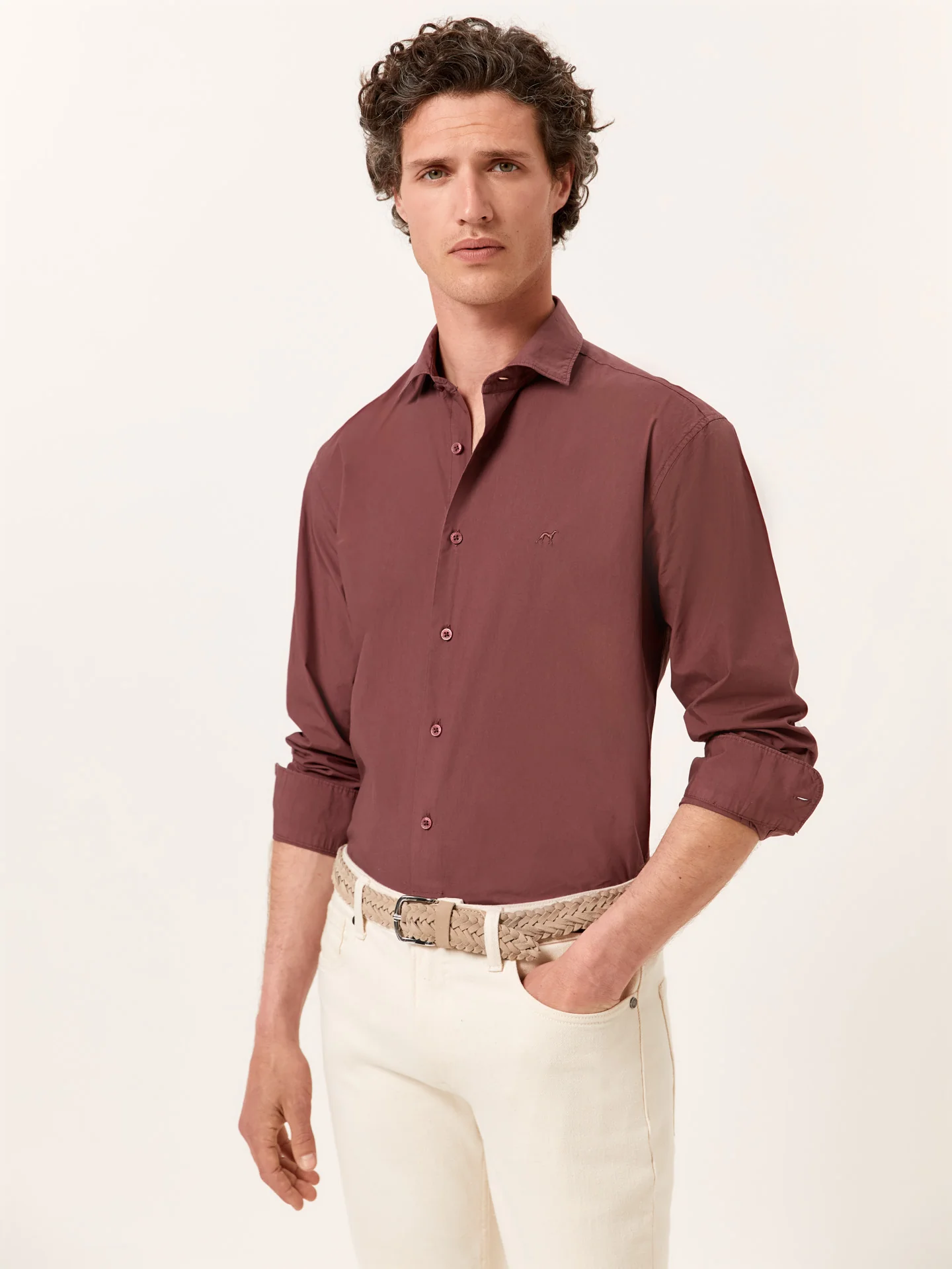 Camisa slim fit em popeline Overdye com colarinho aberto - Image 9