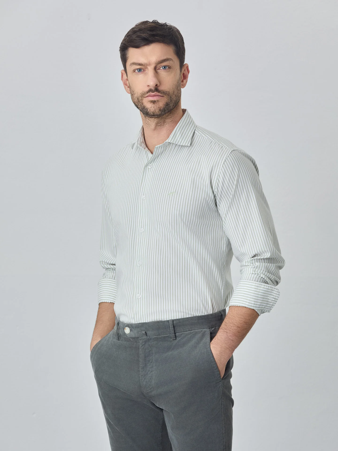 Camisa slim fit oxford riscas em algodão 100% bci