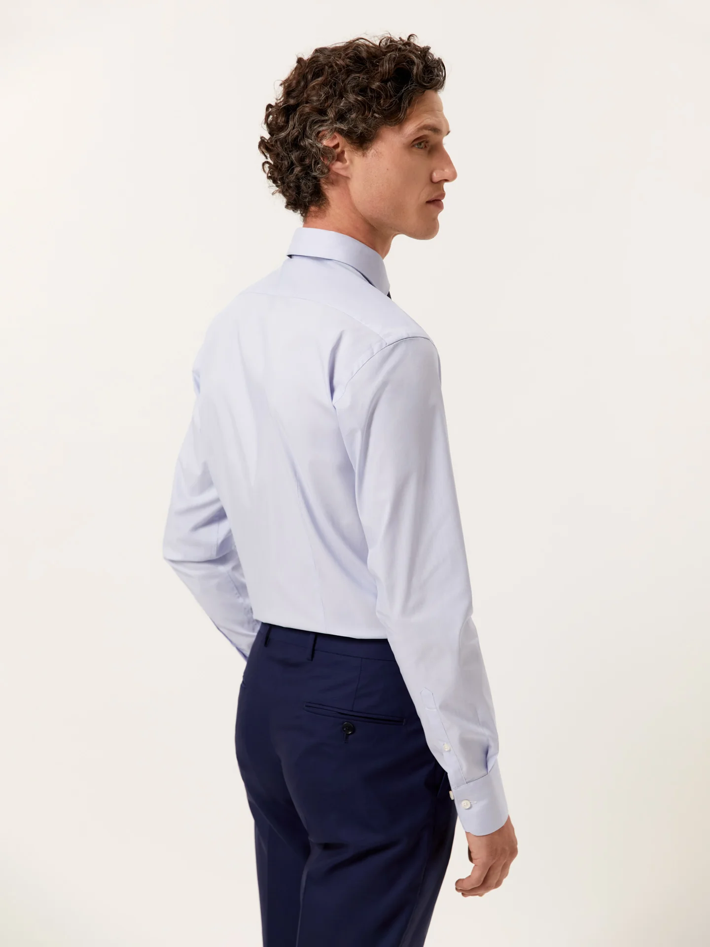 Camisa slim fit Performance de riscas finas com colarinho Dublin - Image 3