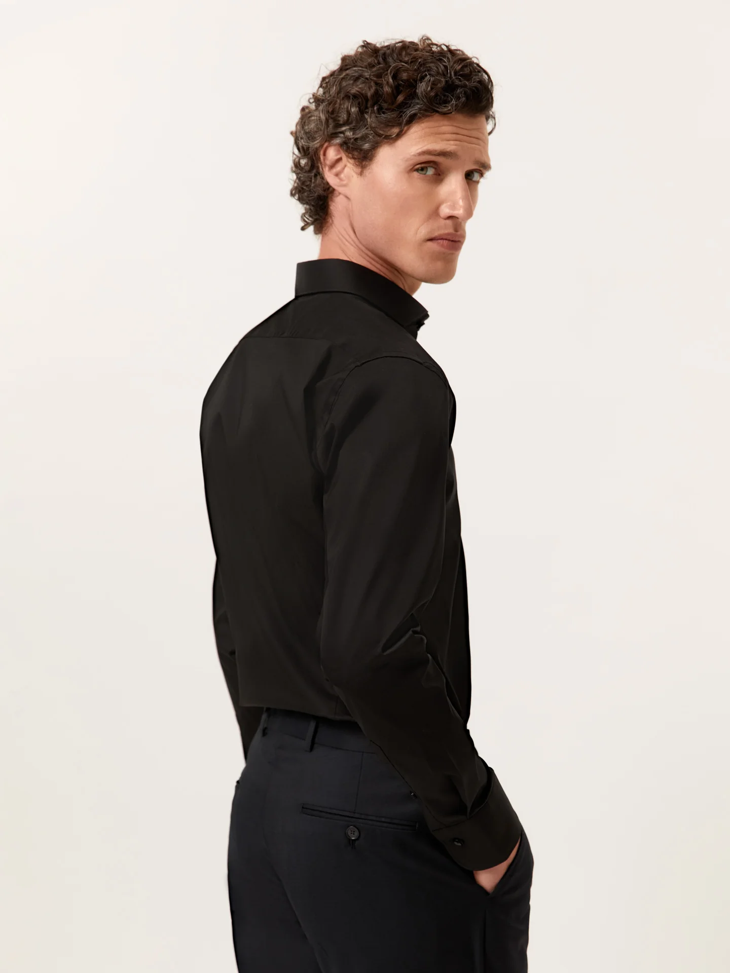 Camisa slim fit Performance em popeline com colarinho de Dublin - Image 3