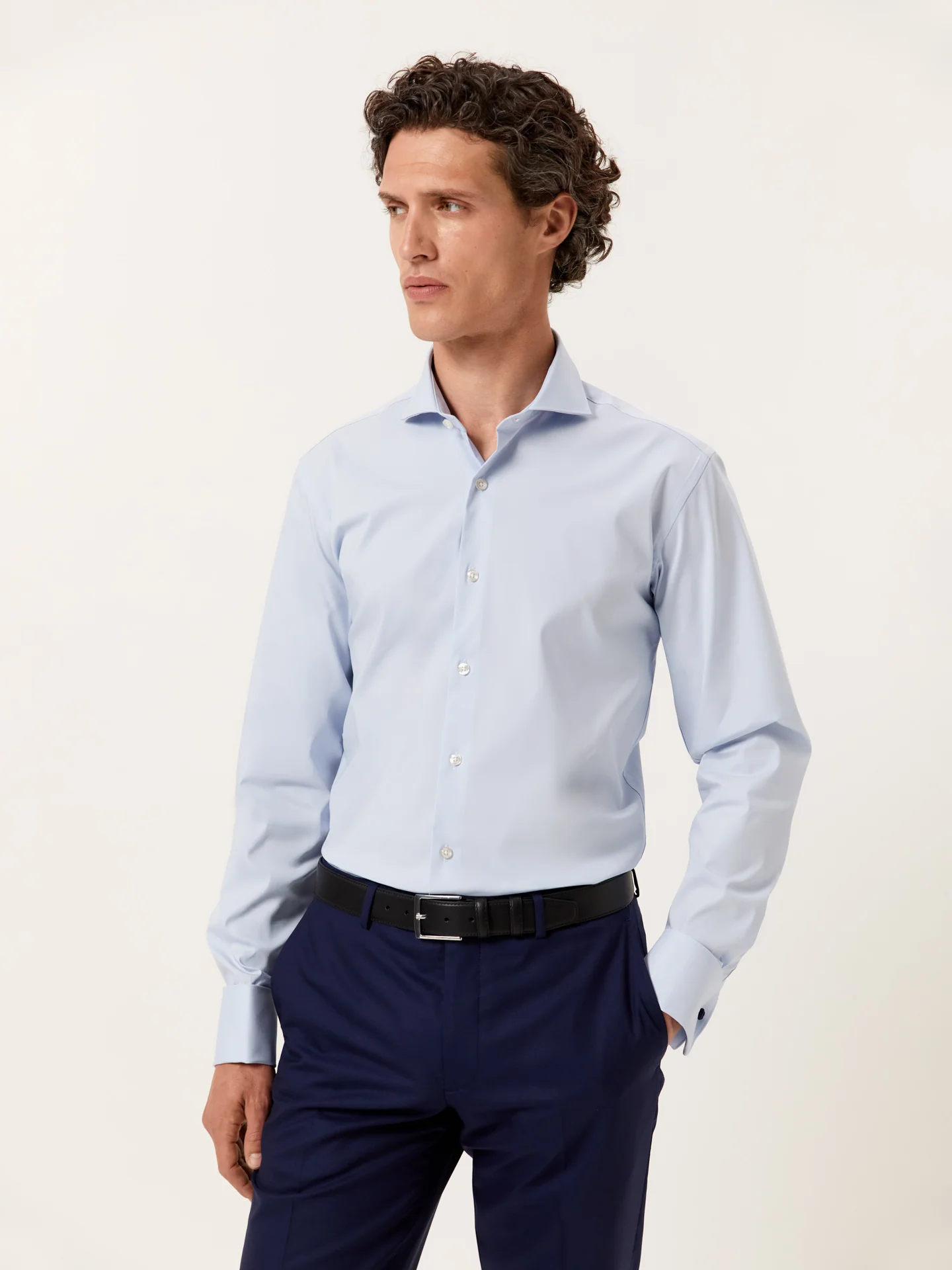 Camisa slim fit Performance em popeline com colarinho Dublin pequeno e punho duplo