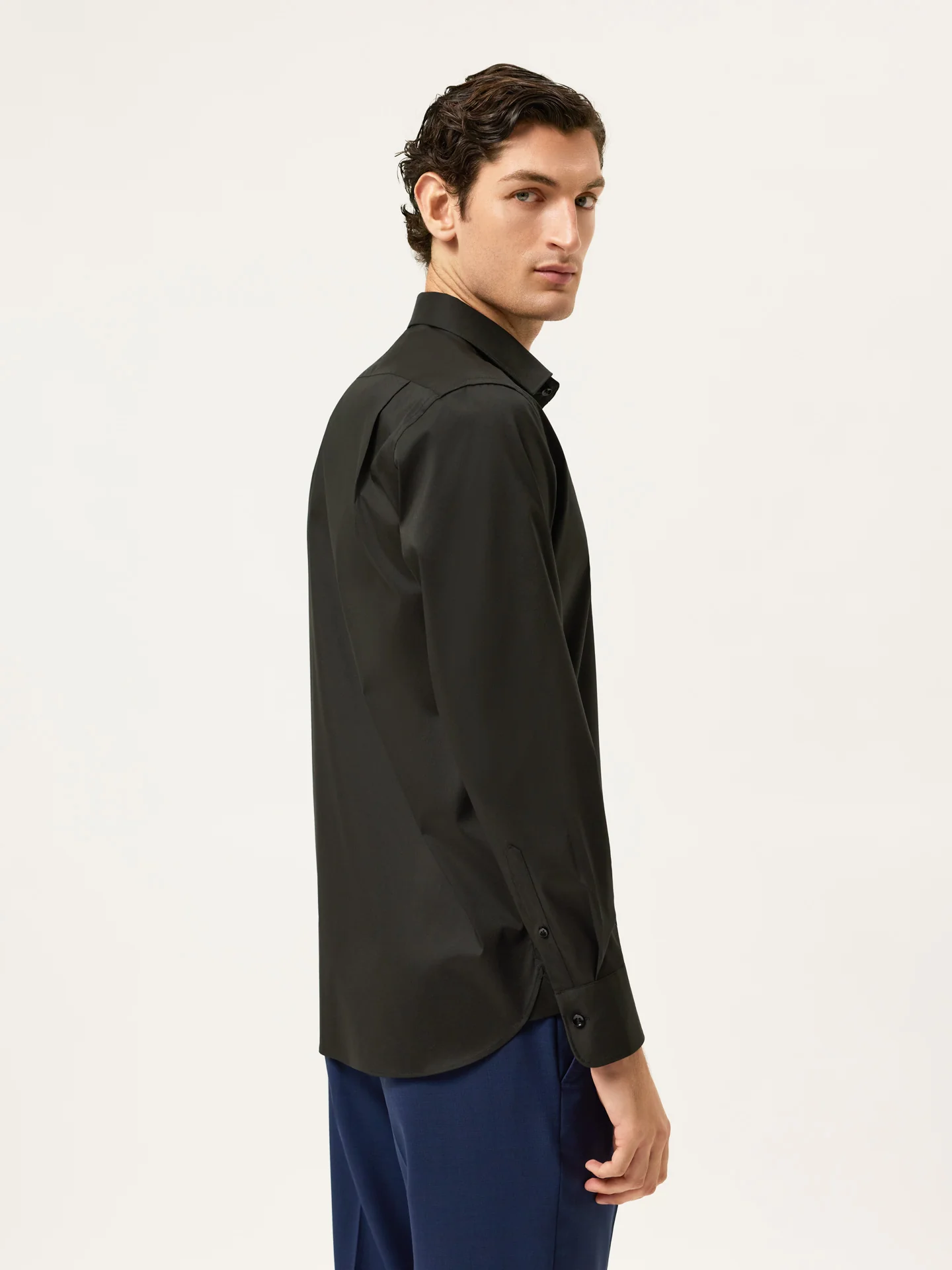Camisa Travel Regular Fit em Algodão com Elasticidade com Colarinho Oxford e Bolso no Peito - Image 3