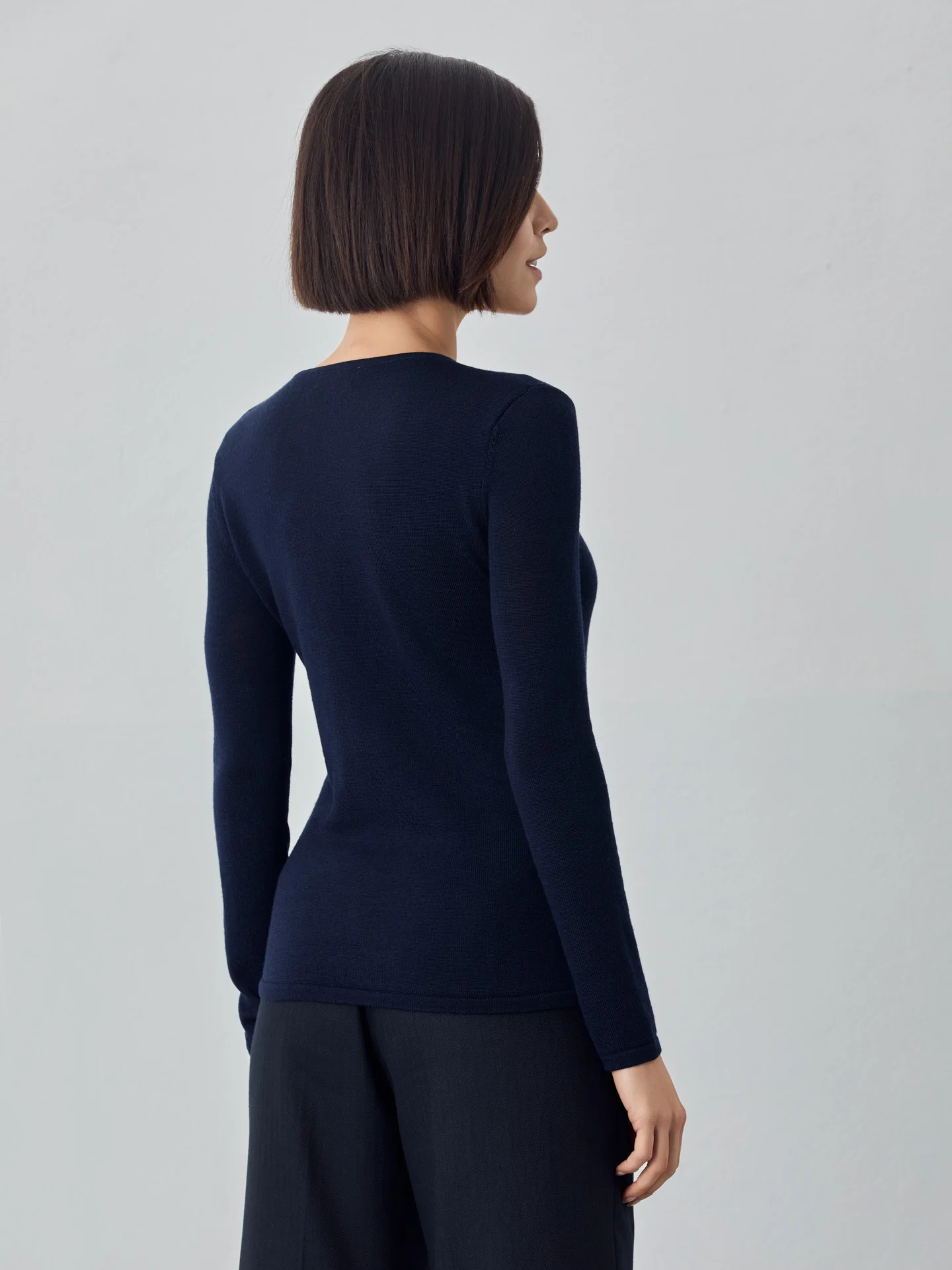 Camisola de decote redondo em lã merino - Image 6
