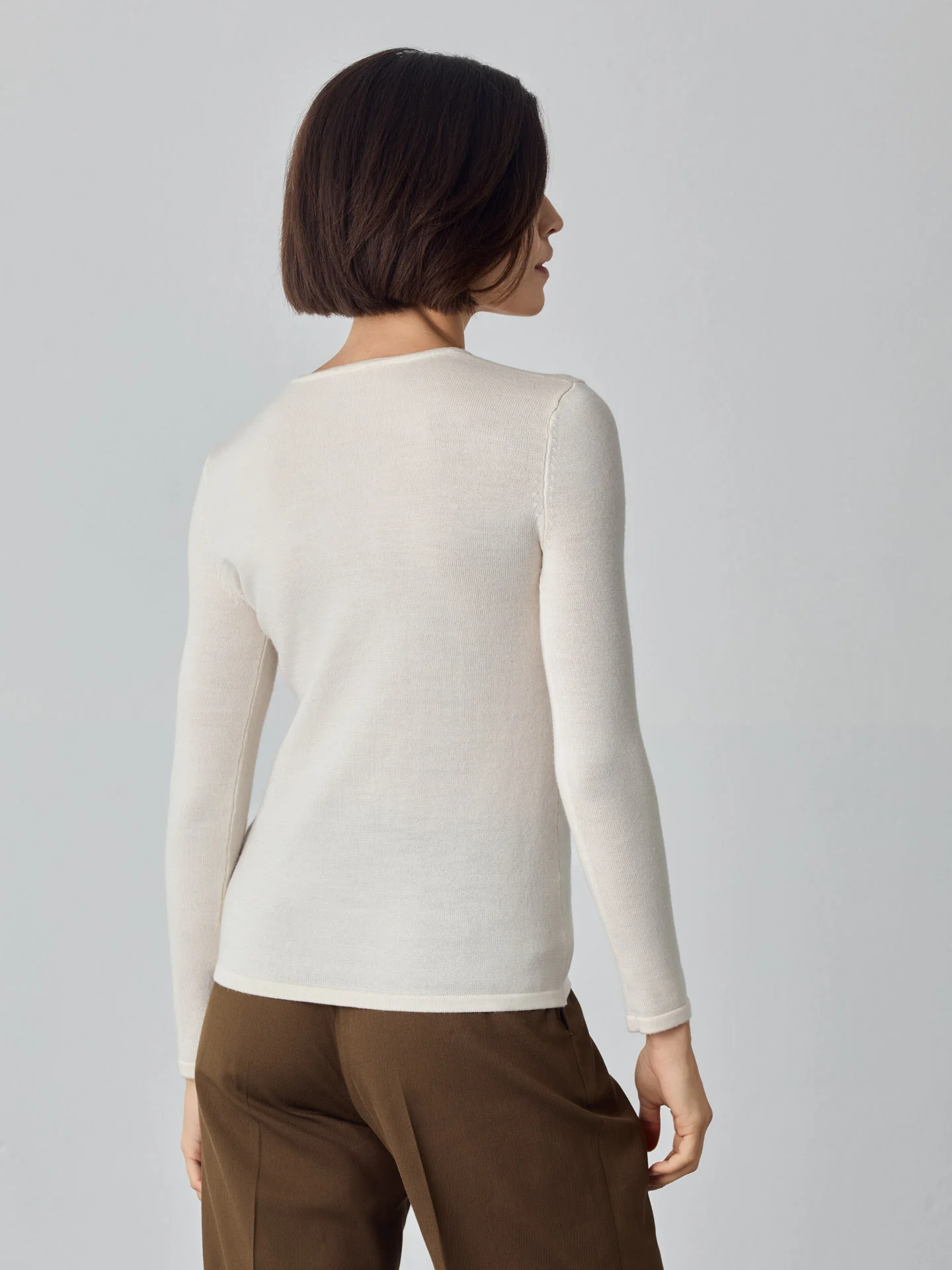 Camisola de decote redondo em lã merino - Image 9
