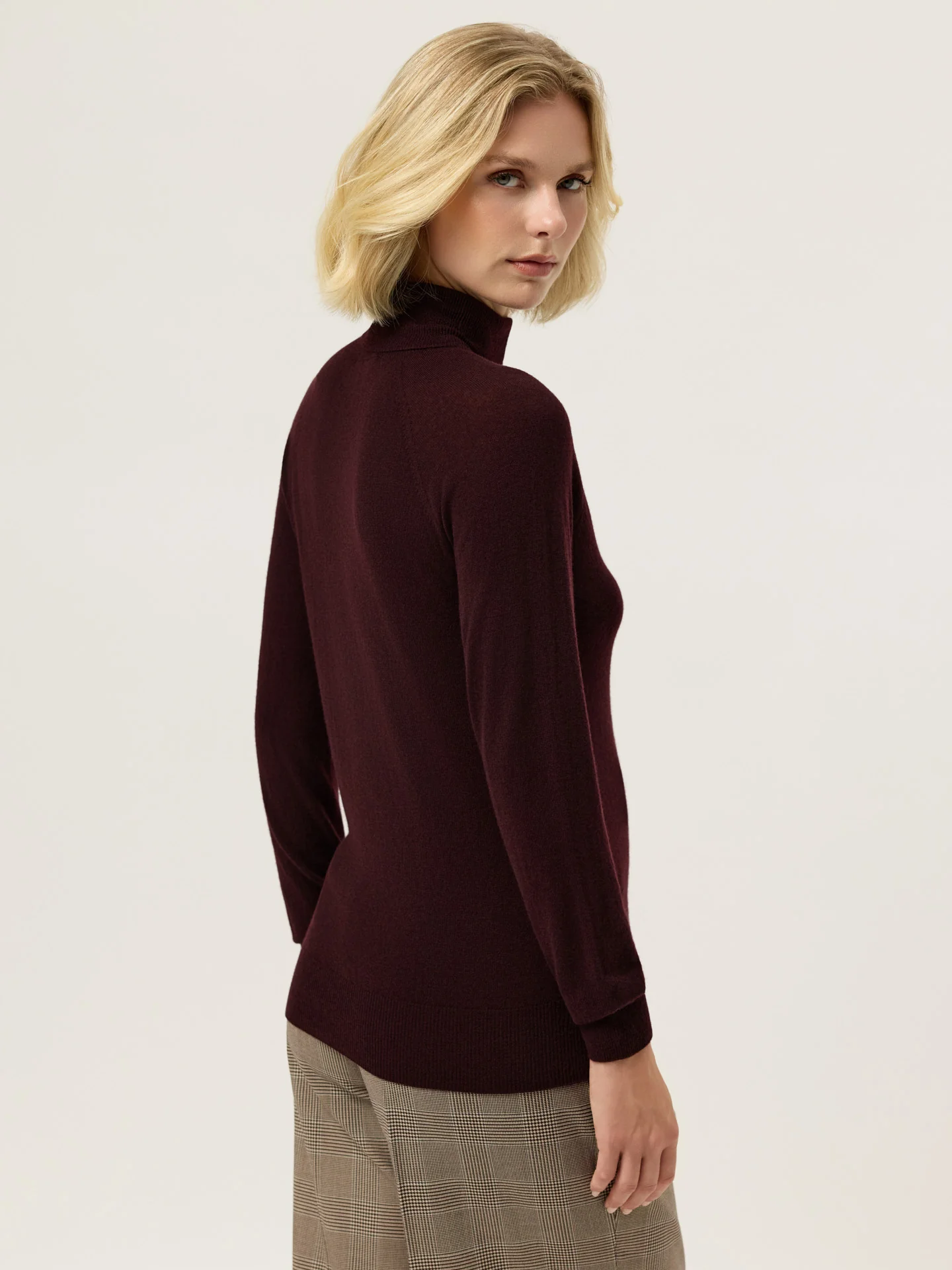Camisola Seamless de Gola Alta em Mistura de Lã e Caxemira - Image 11