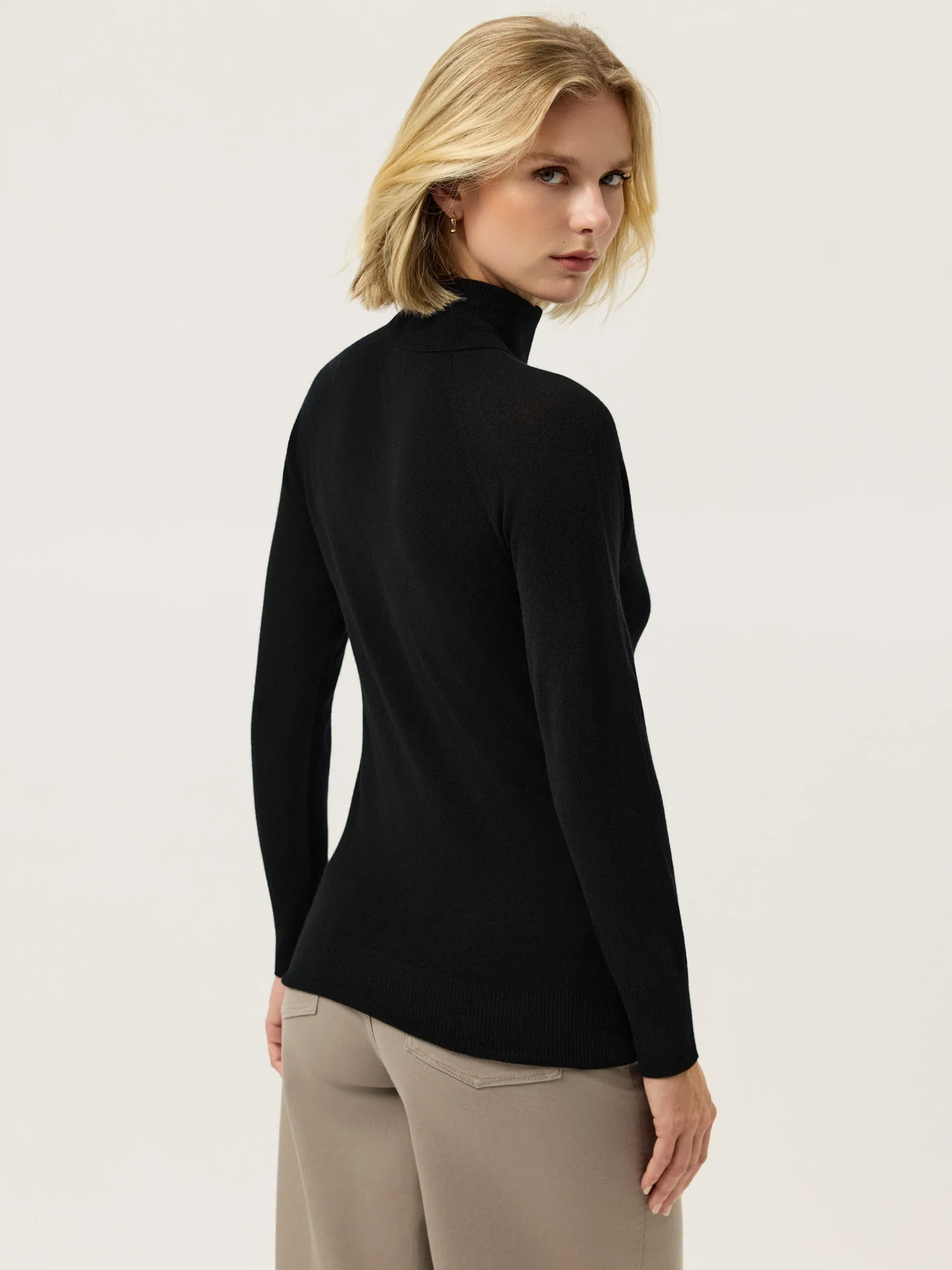 Camisola Seamless de Gola Alta em Mistura de Lã e Caxemira - Image 3