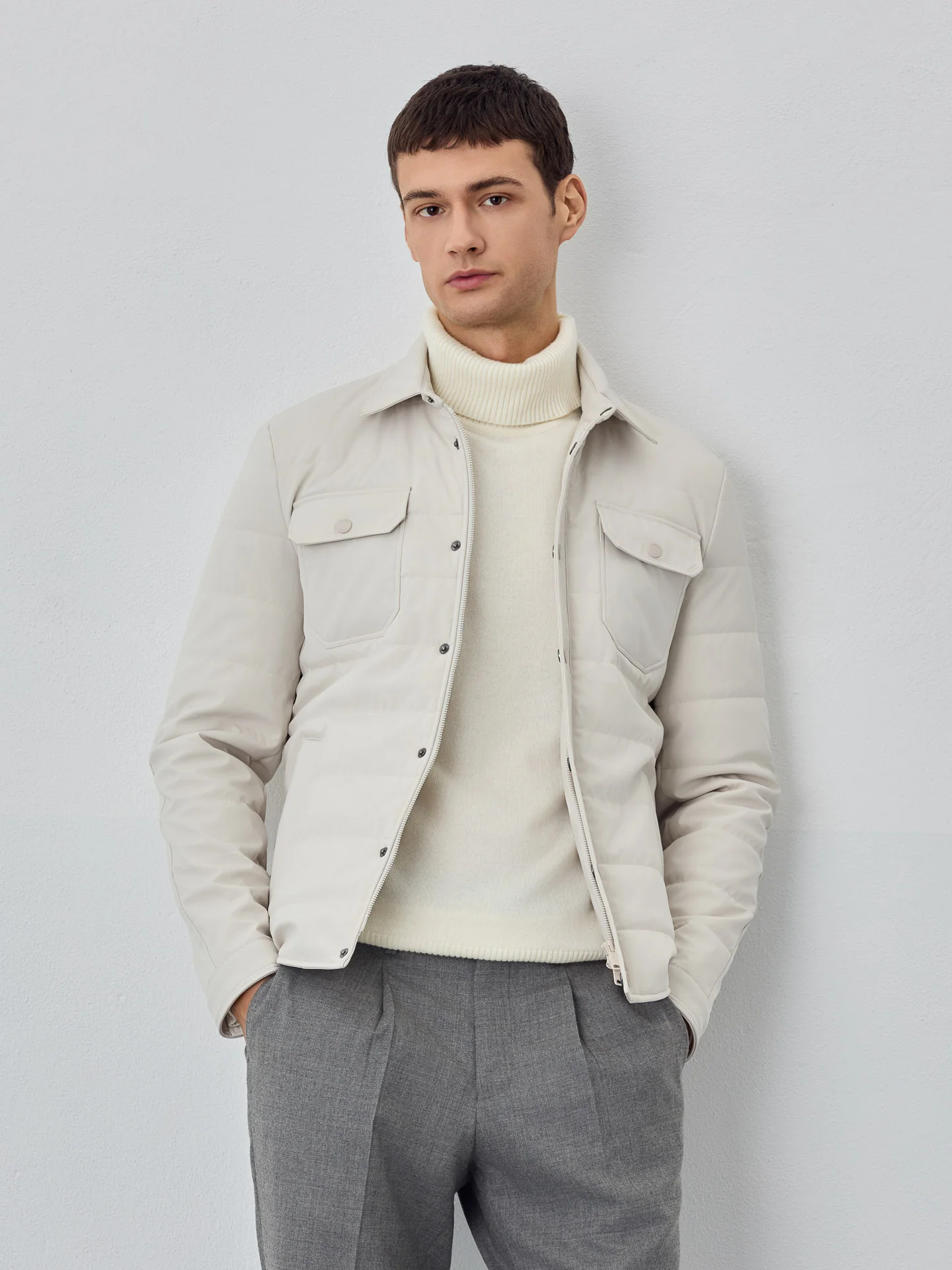 Casaco camiseiro acolchoado com bolsos no peito - Image 6