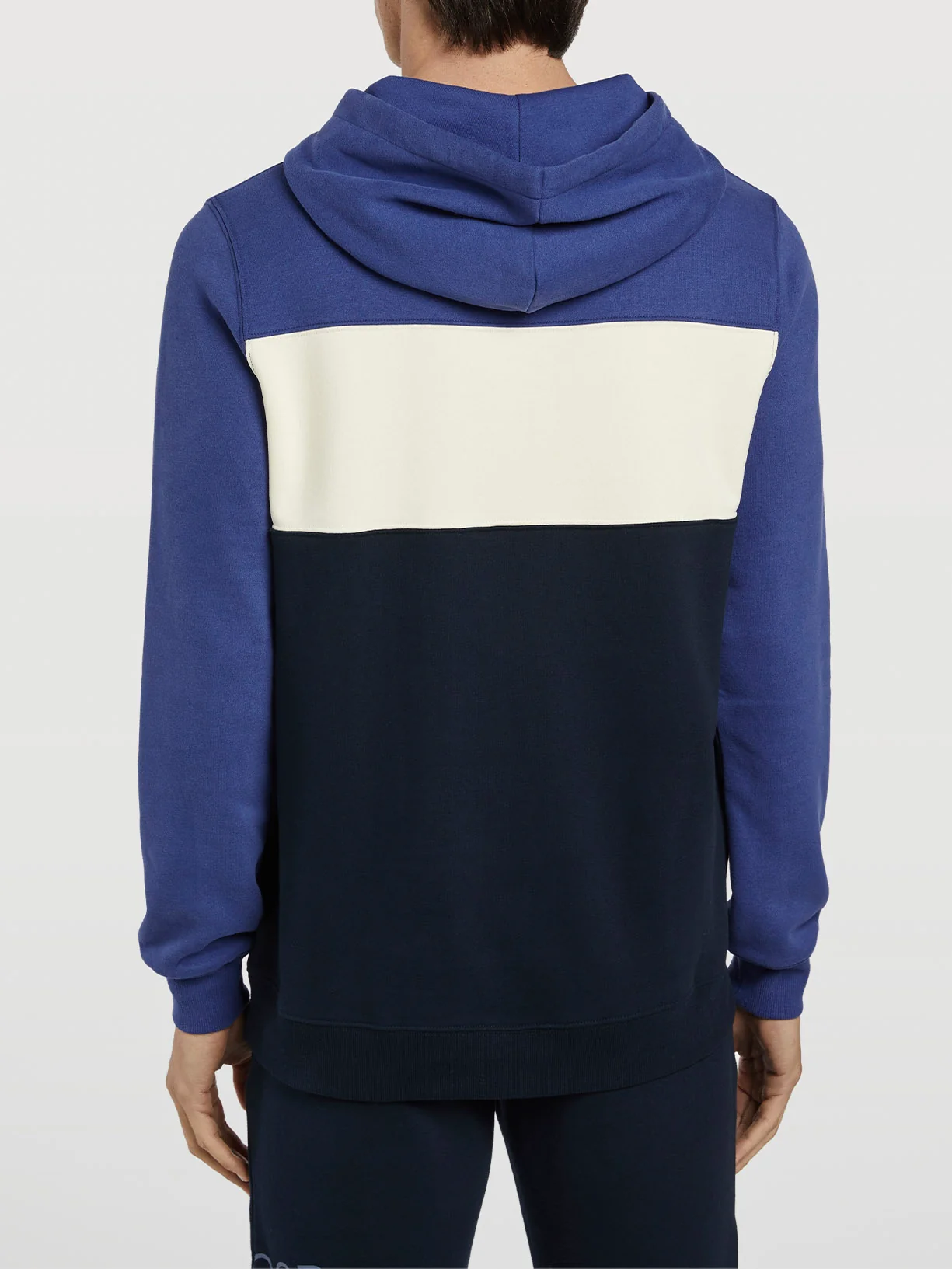 Hoodie com branding da coleção Gen Z - Image 3