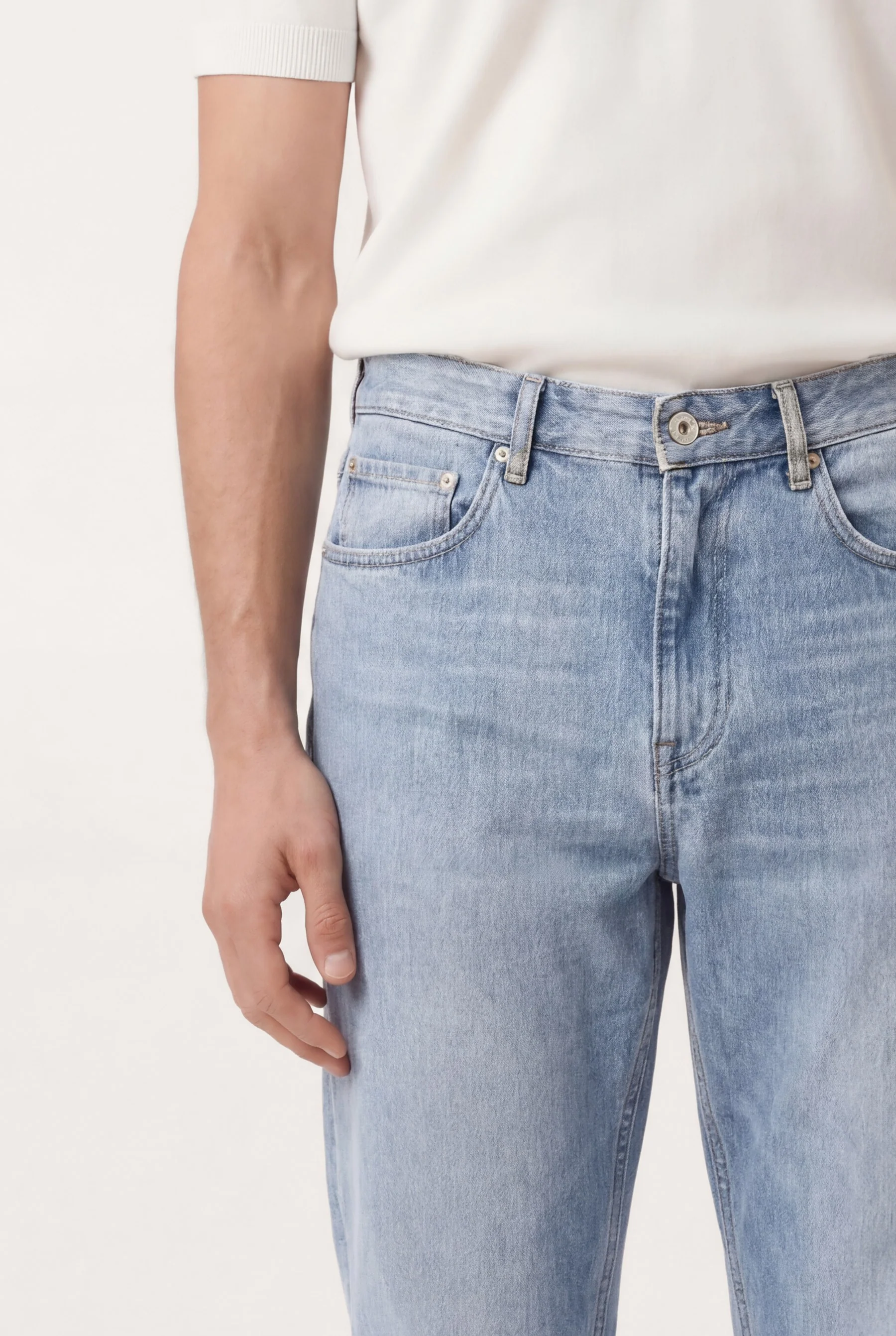 Jeans Slim Fit De Cintura Baixa Em Mistura De Algodão Orgânico - Image 2