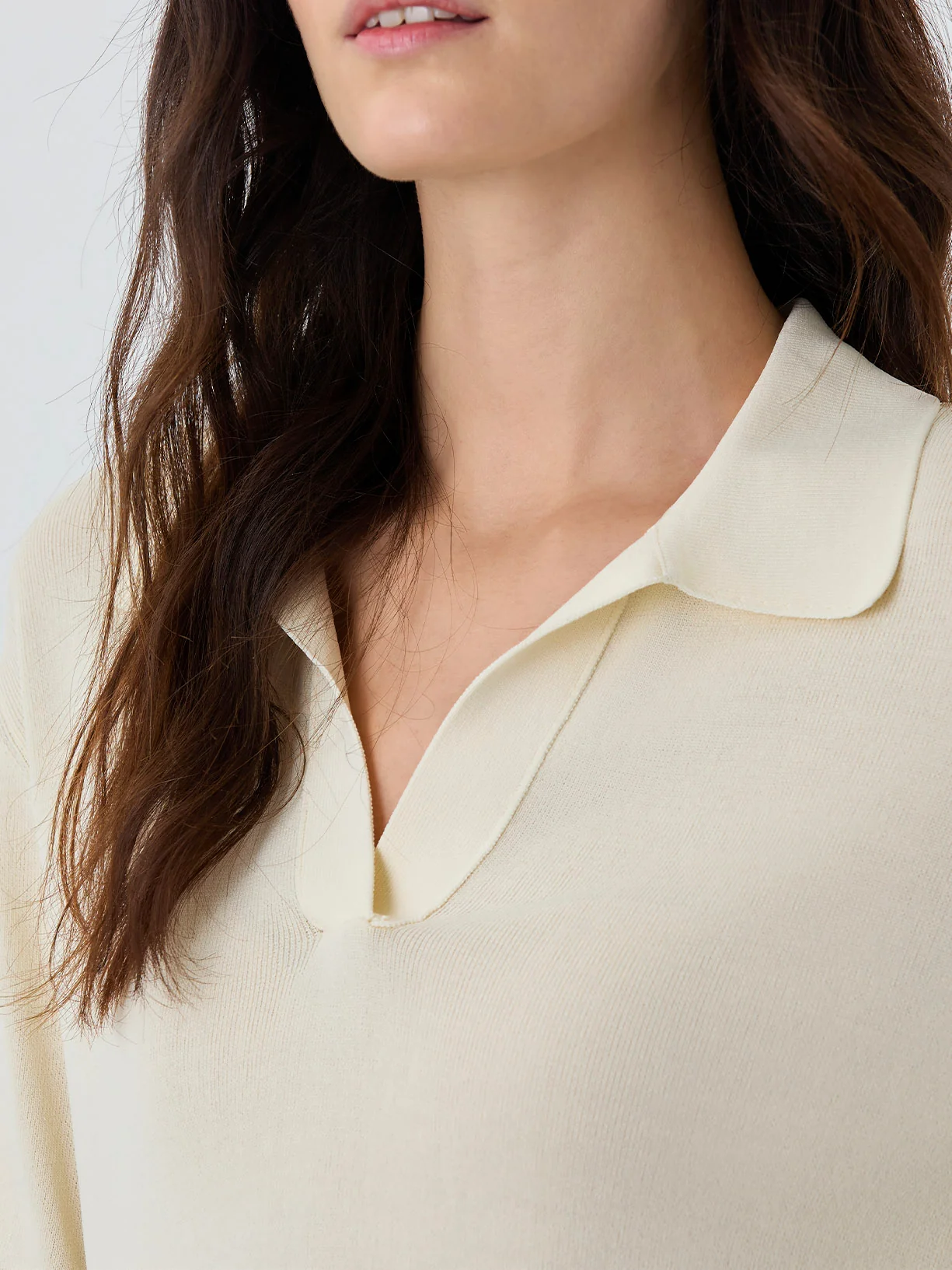 Polo De Malha Com Decote Em V Em Mistura De Viscose - Image 5