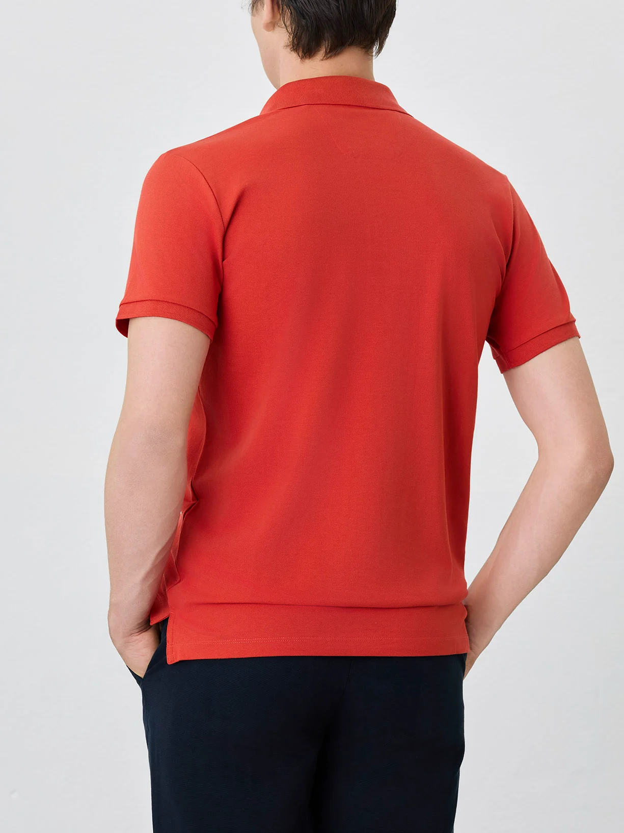 Polo Piqué Slim Fit Com Gola De Rib Em Mistura De Algodão - Image 9