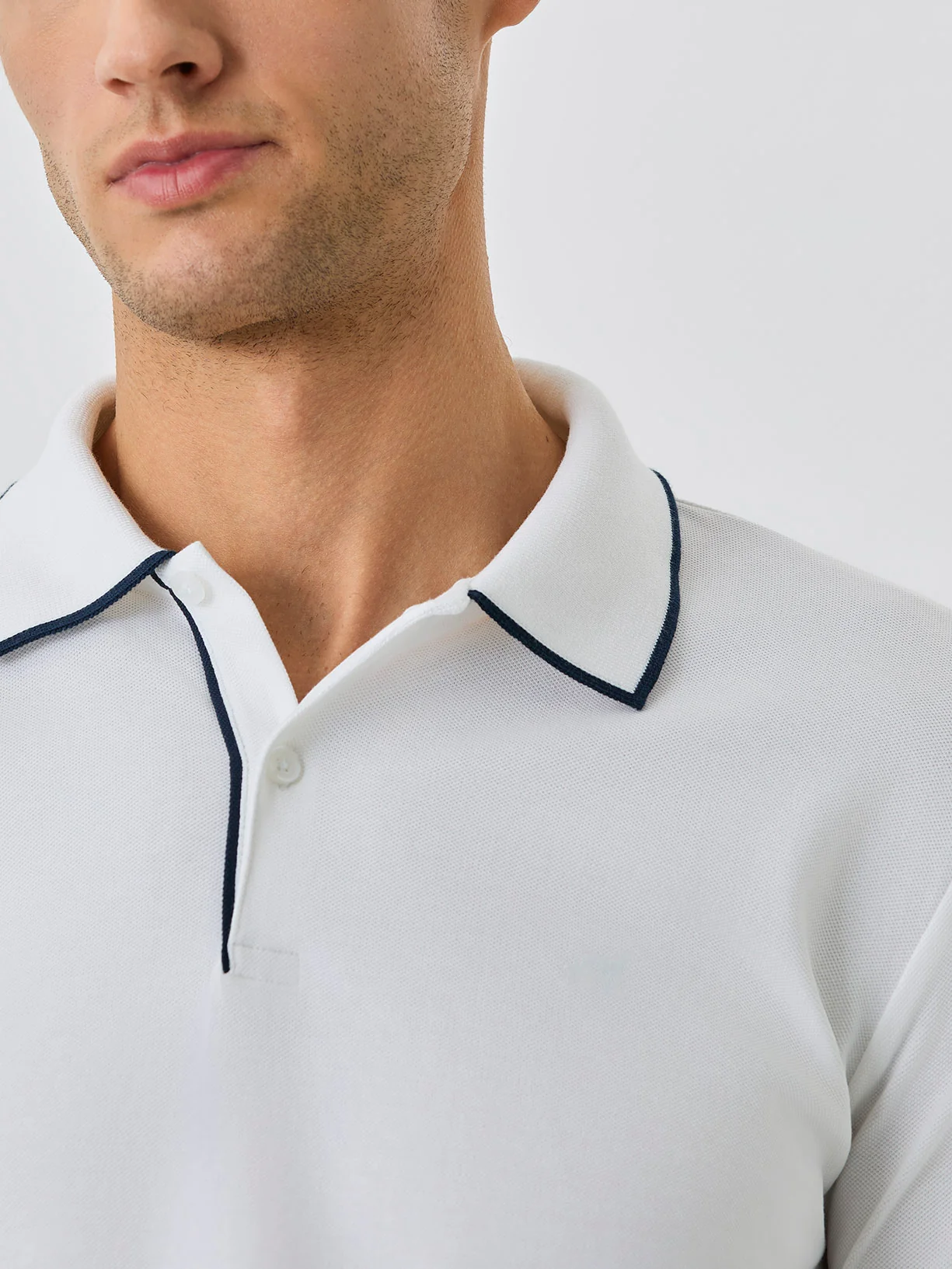 Polo Piqué Slim Fit Com Logo Bordado Em Mistura De Algodão - Image 5