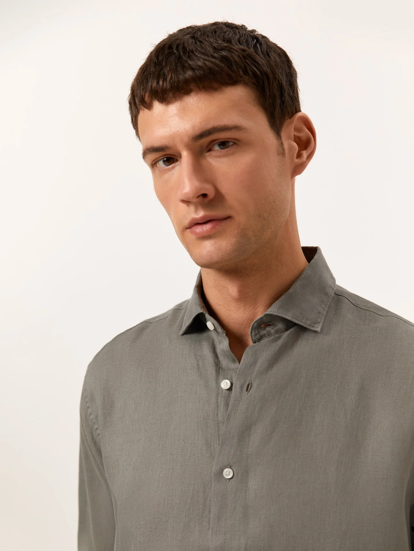 Regular Fit Camisa Aberta em 100% Linho