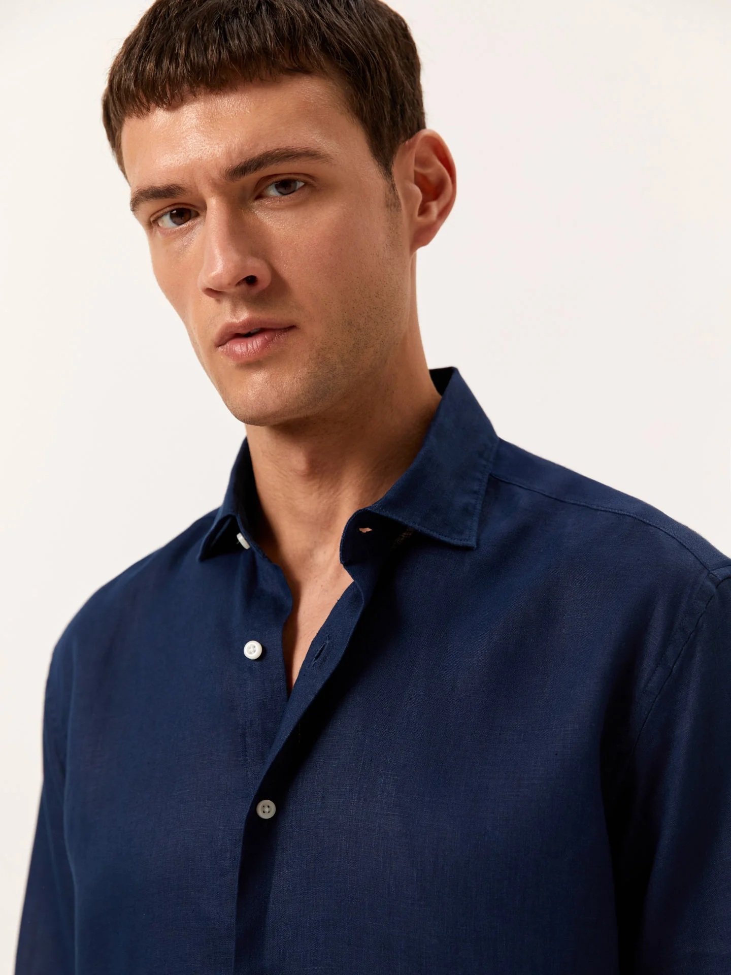 Regular Fit Camisa Aberta em 100% Linho