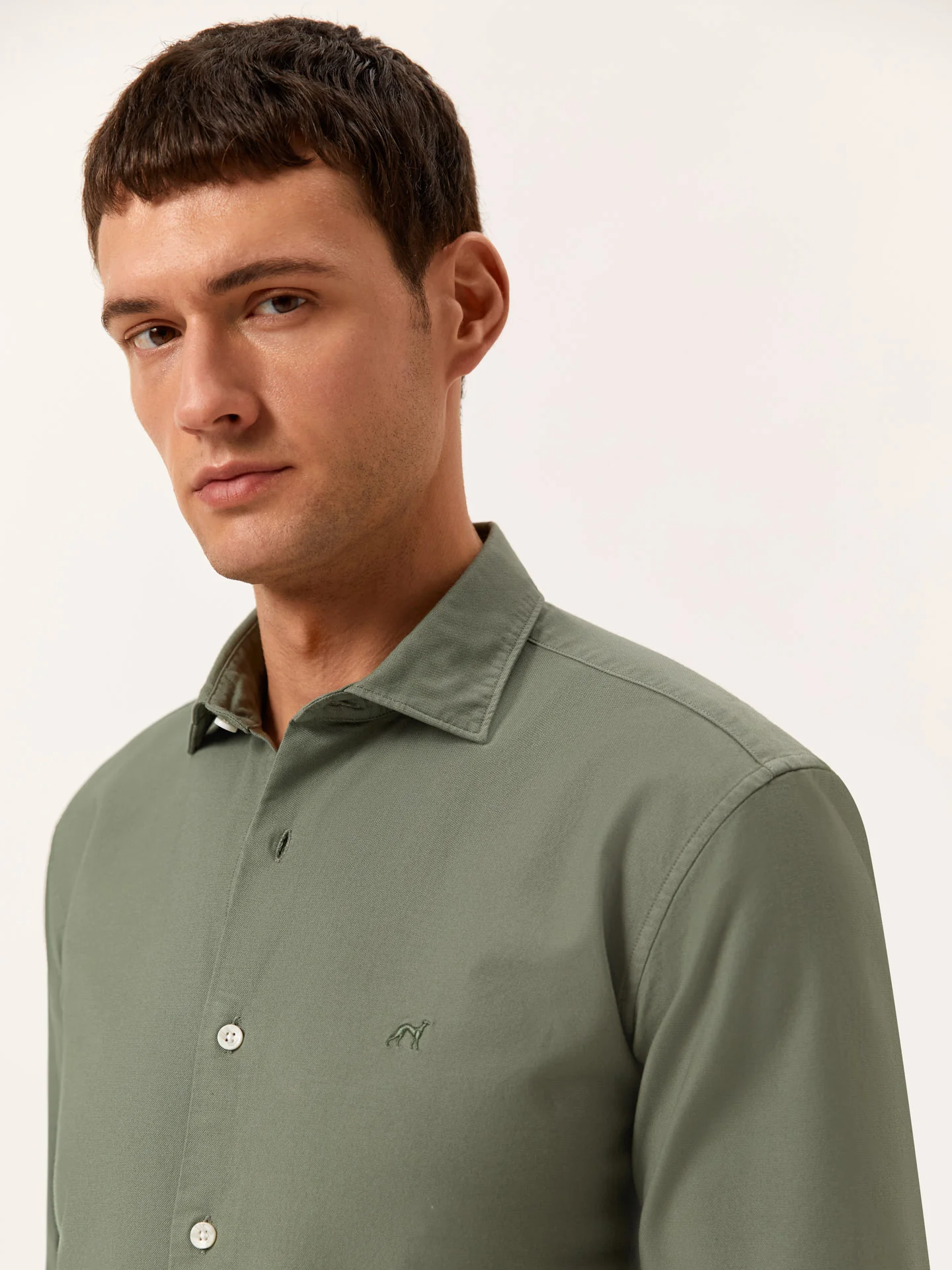 Slim Fit Camisa Oxford Aberta Garment Dye em Algodão Comfort - Image 2