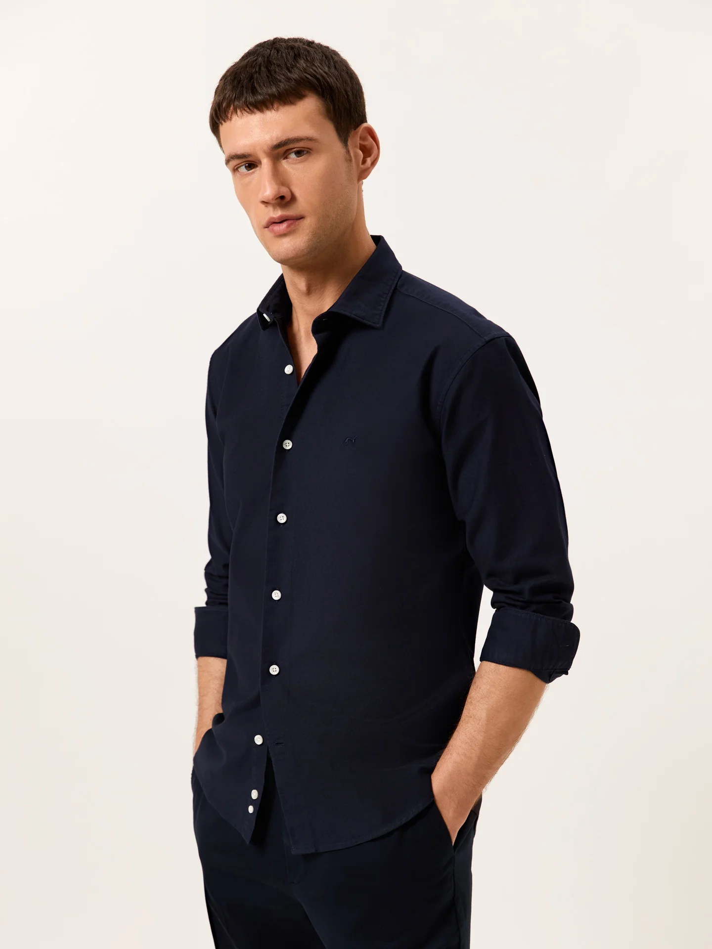 Slim Fit Camisa Oxford Aberta Garment Dye em Algodão Comfort