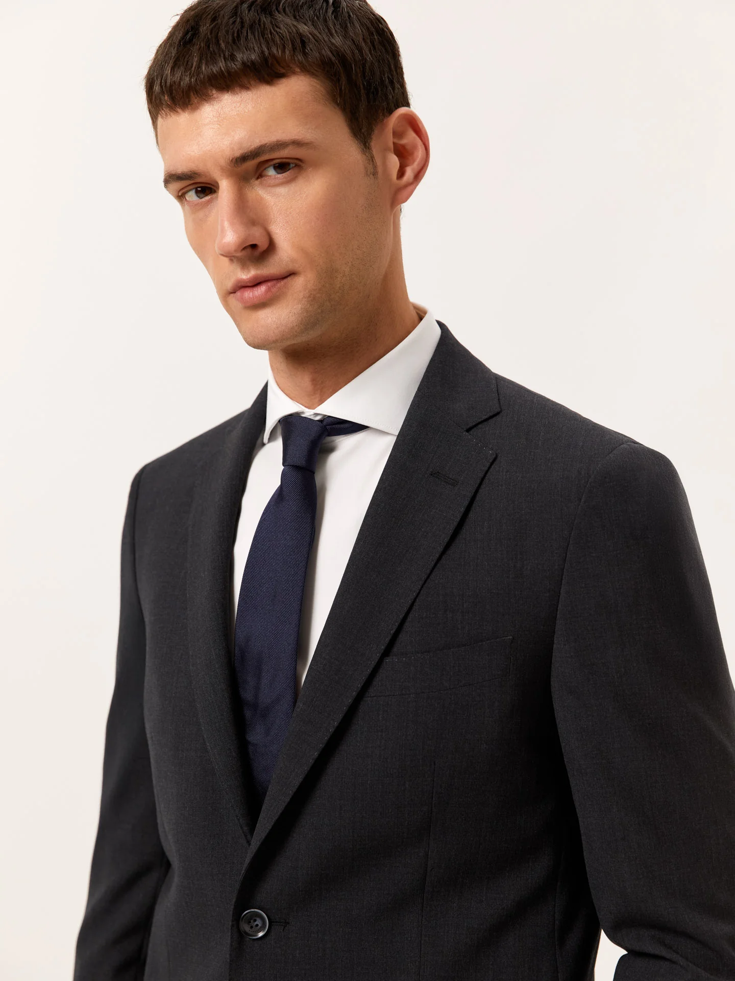 Slim Fit Fato em Lã de Alta Performance - Image 3