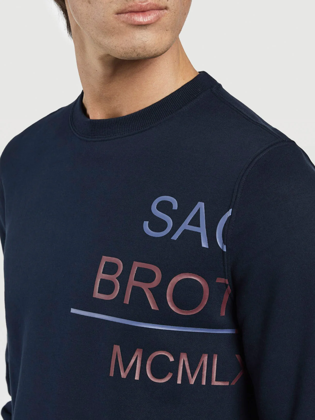 Sweatshirt com branding da coleção Gen Z - Image 3