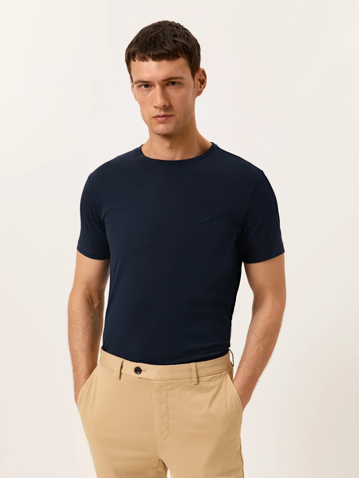 T-shirt com Logótipo Bordado em 100% Algodão Orgânico - Image 4