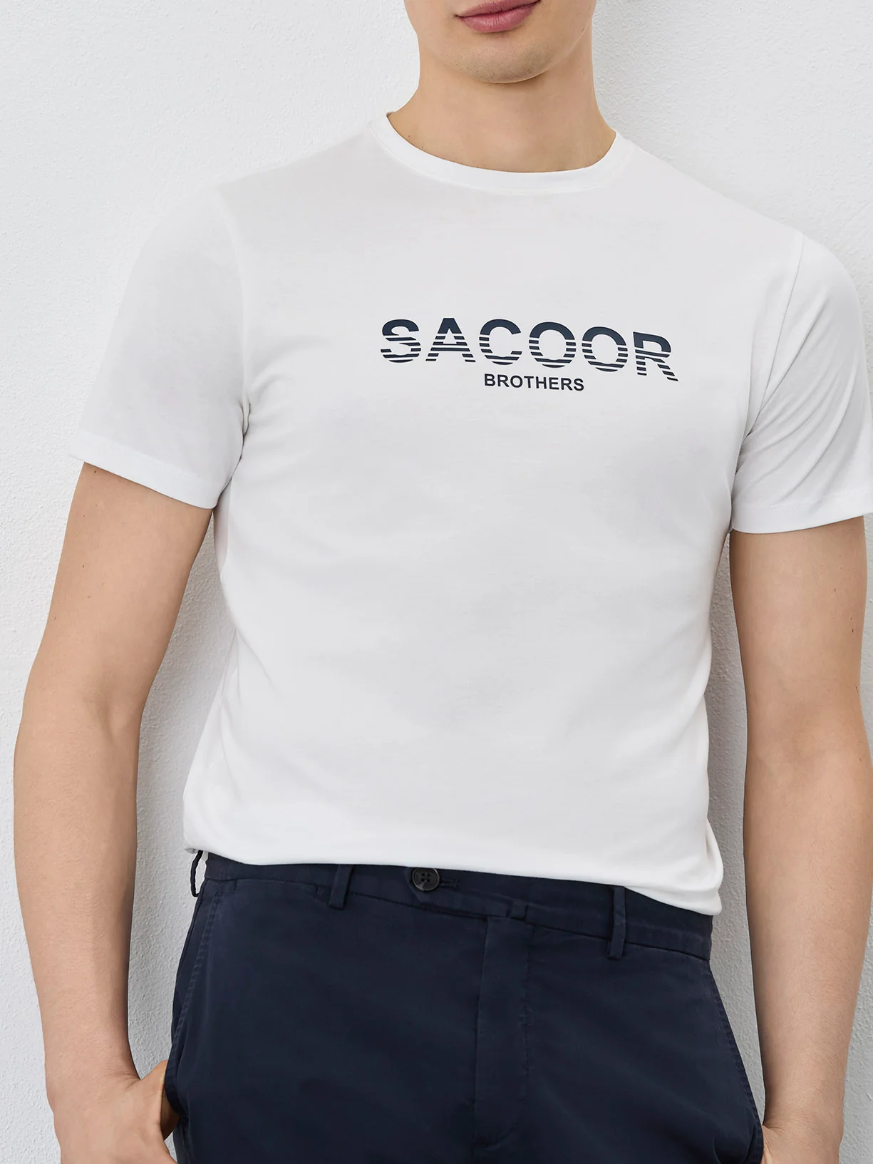 T-Shirt Slim Fit Com Decote Redondo Em Algodão Orgânico Com Estampado - Image 4