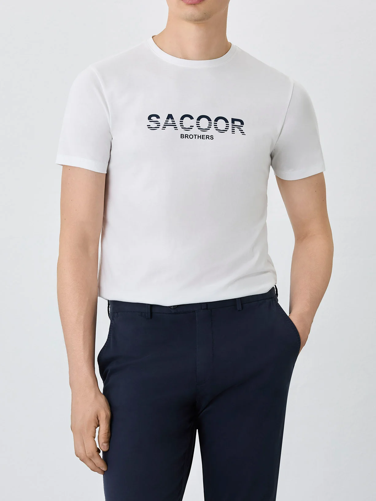 T-Shirt Slim Fit Com Decote Redondo Em Algodão Orgânico Com Estampado - Image 5